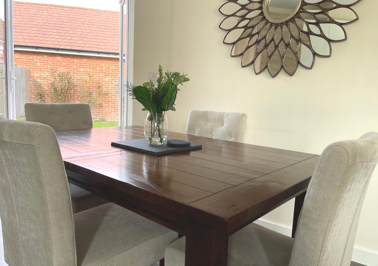 Ashford Holiday Home Sleeps 6 Free Parking Wifi Willesborough Buitenkant foto