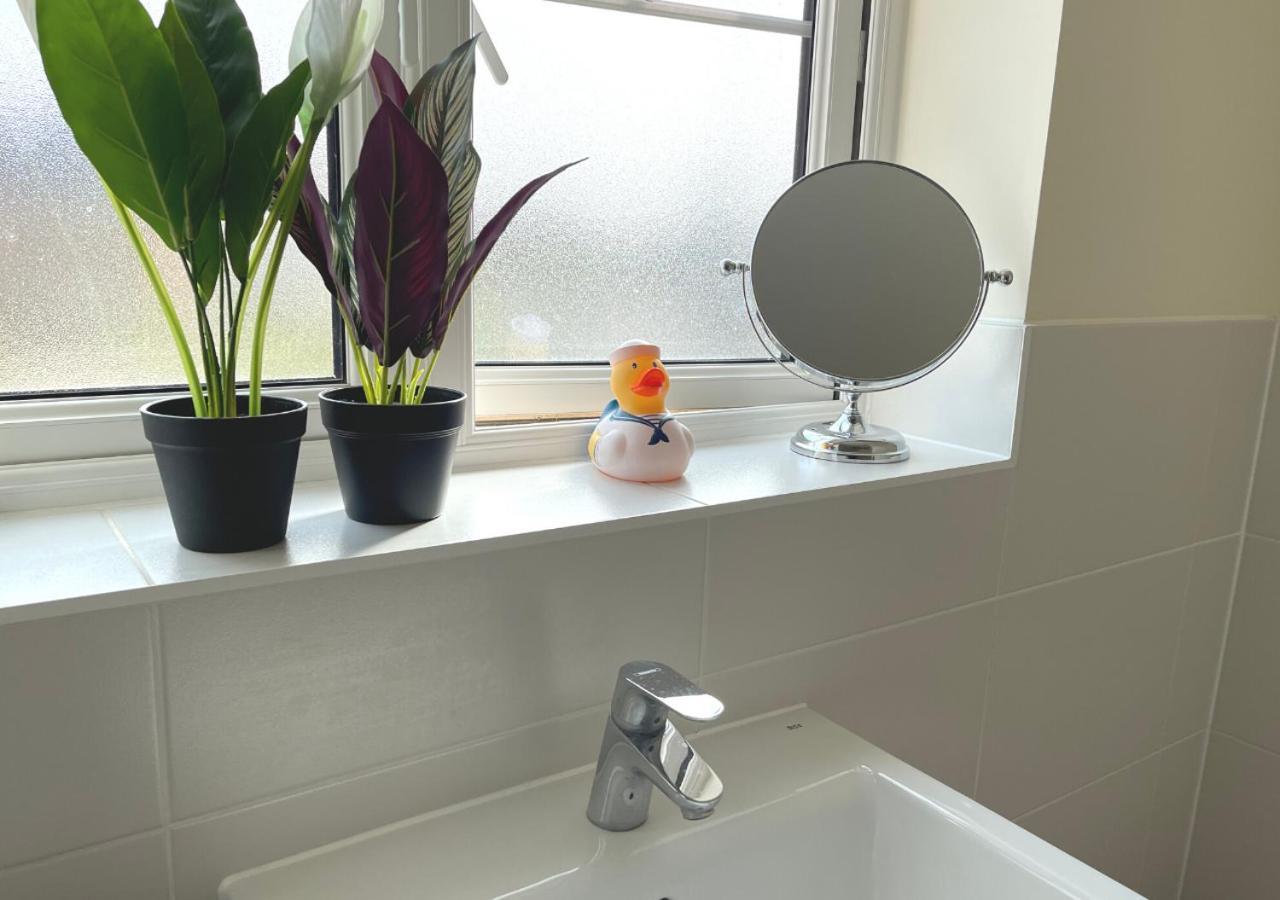Ashford Holiday Home Sleeps 6 Free Parking Wifi Willesborough Buitenkant foto