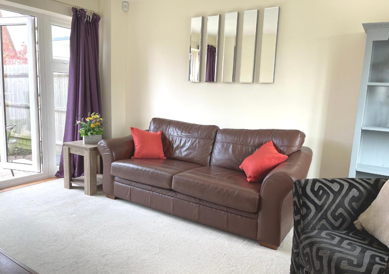 Ashford Holiday Home Sleeps 6 Free Parking Wifi Willesborough Buitenkant foto