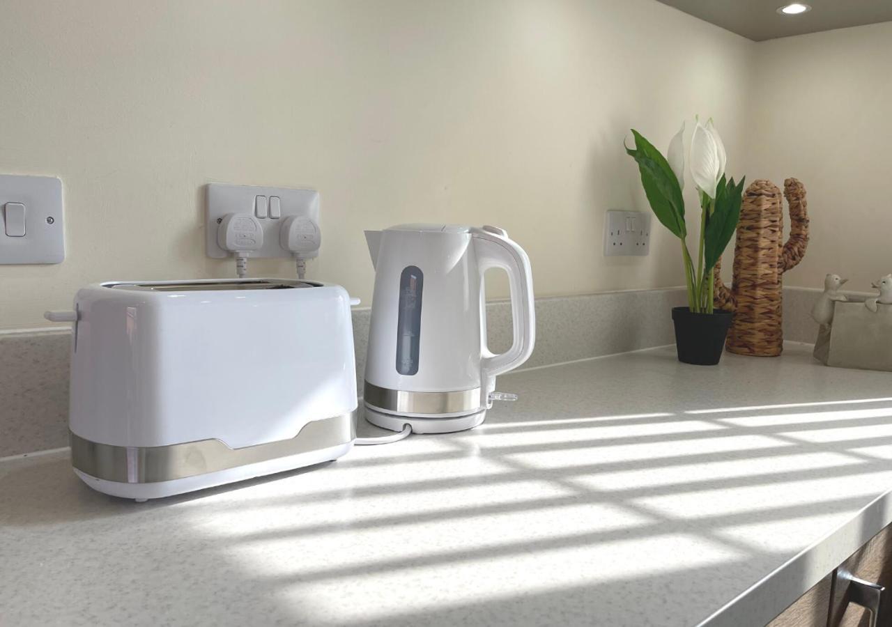 Ashford Holiday Home Sleeps 6 Free Parking Wifi Willesborough Buitenkant foto