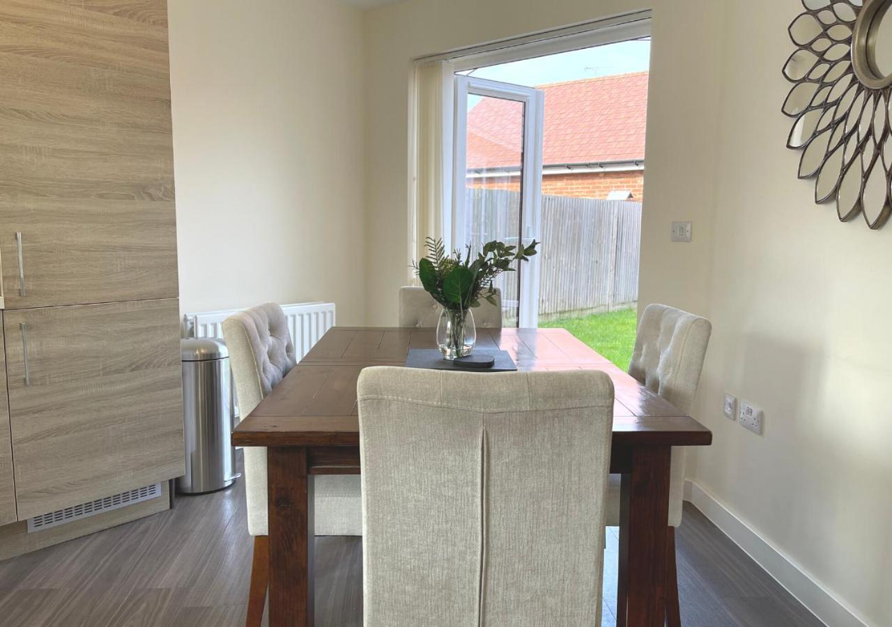 Ashford Holiday Home Sleeps 6 Free Parking Wifi Willesborough Buitenkant foto