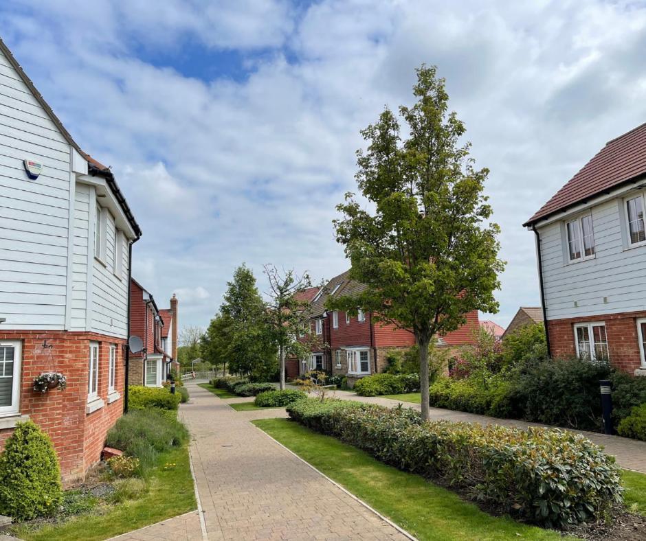 Ashford Holiday Home Sleeps 6 Free Parking Wifi Willesborough Buitenkant foto